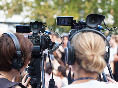 便攜式UPS儲能電源——解決戶外拍攝難題